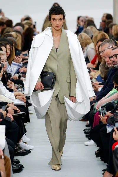 Look 1